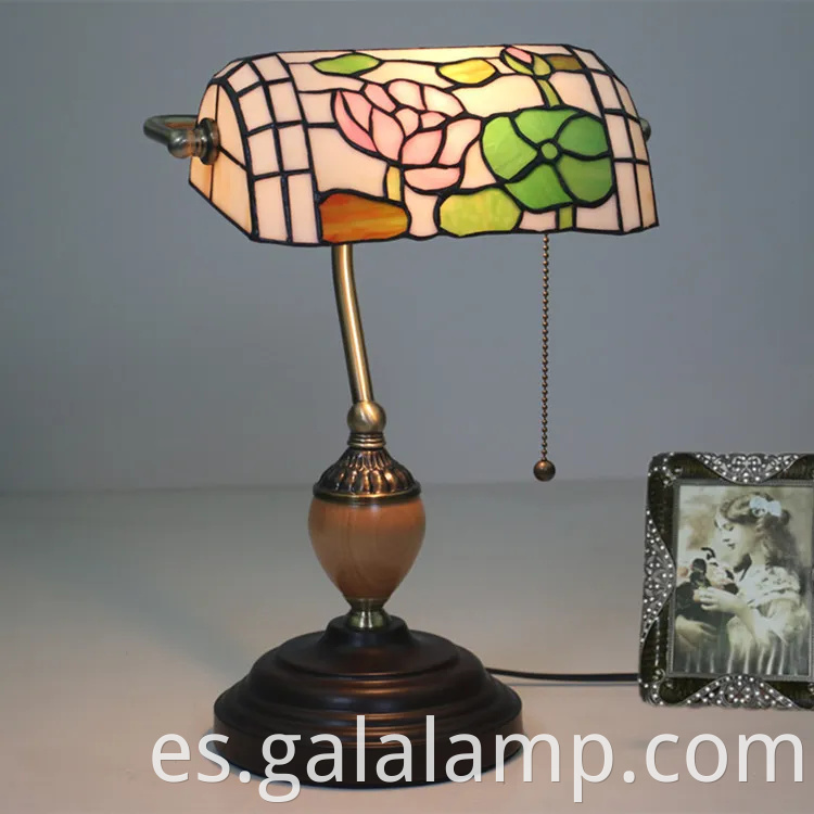 Luces de bancos europeos, bares y cafés artísticos, lámparas de escritorio nostálgicas